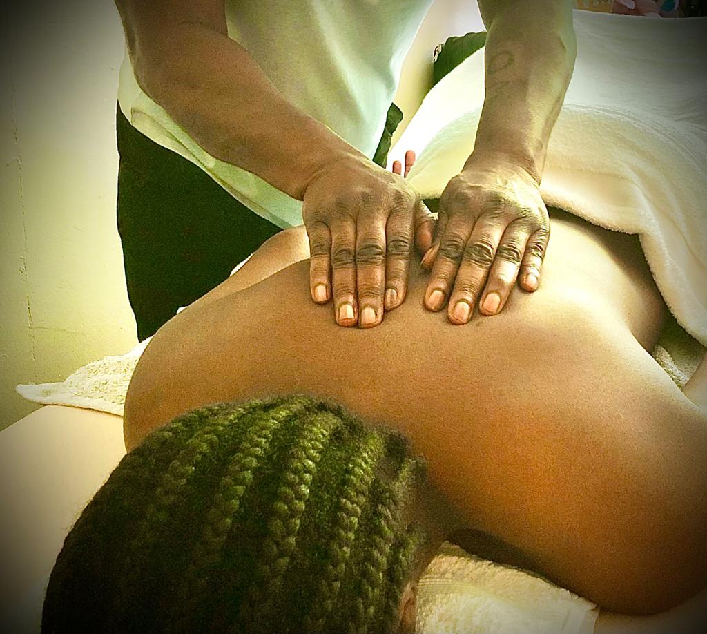 London best massage, Neck and shoulder pain massage at home